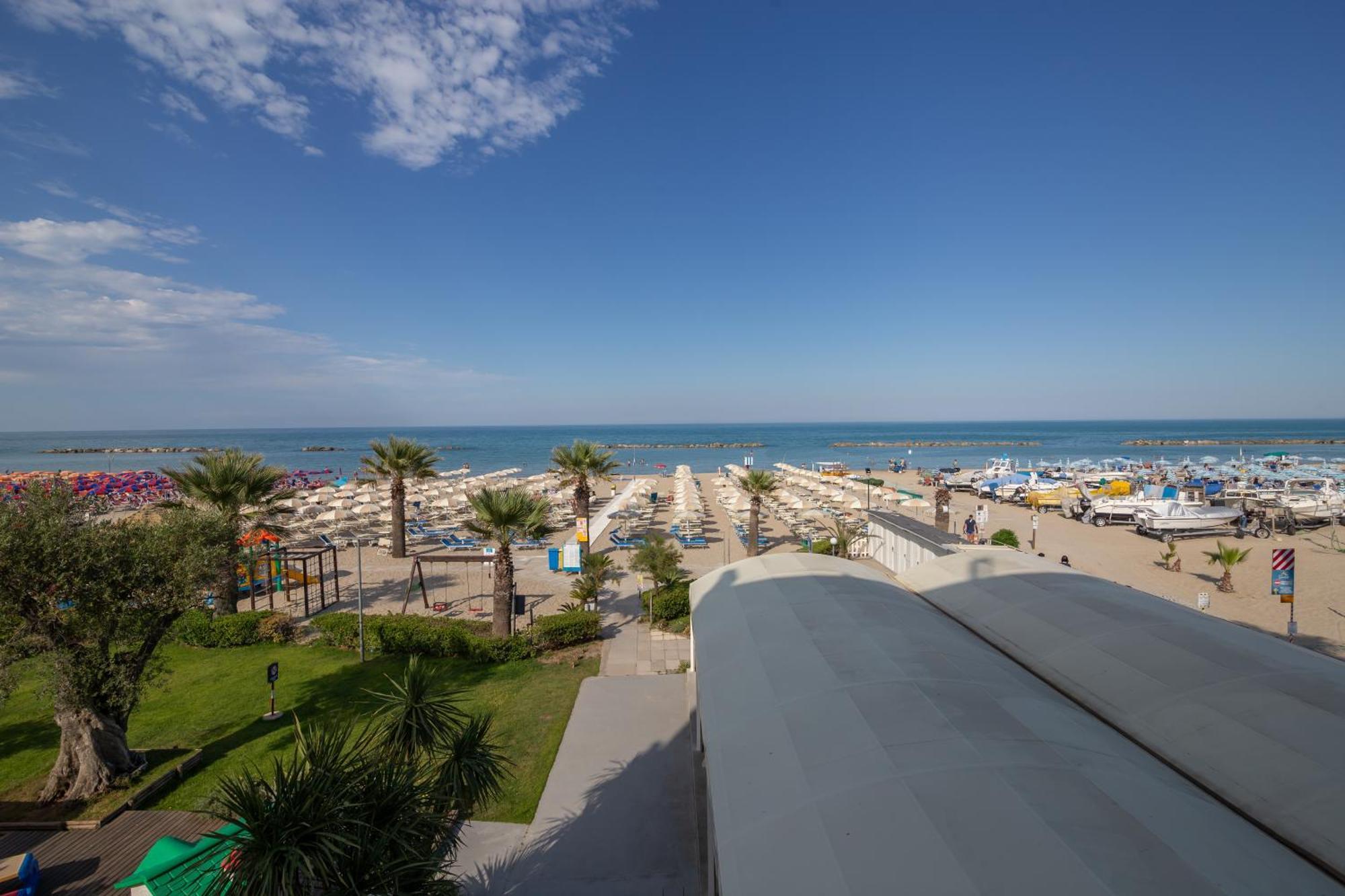 Residence Sunrise San Benedetto del Tronto Exterior foto